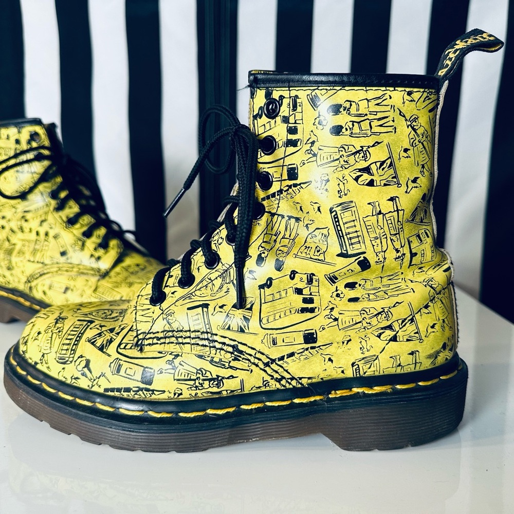 Dr Martens Getta Grip Yellow London Print 10 eyelet Steel Toe Boots - England